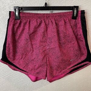 Women’s Nike Tempo Shorts, sz Medium
